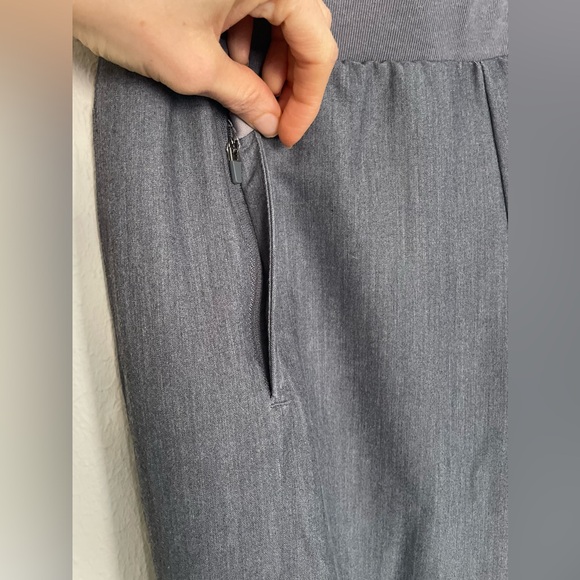 Figs Technical Graphite Bundle Top & Pants - Picture 7 of 11